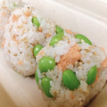 るりなぎ's cooksnap of when they made ごま油 香る 鮭と枝豆のおにぎり♪.