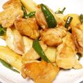 hitomi♪＊'s cooksnap of when they made 鶏もも肉とじゃがいもピーマン炒め.:*☆.