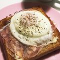 YUKIKI☆'s cooksnap of when they made 生ハムと半熟目玉焼きトースト.