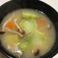 ゆみらんたん's cooksnap of when they made ブロッコリーの茎とじゃが芋の味噌汁.