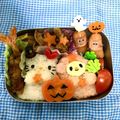 canelé032's cooksnap of when they made キャラ弁♪キティ&マイメロ♪ハロウィン弁.