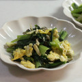 まろんかふぇ's cooksnap of when they made 小松菜としめじとたまごのにんにく炒め.
