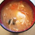 ゆみさん！'s cooksnap of when they made 玉ねぎとワカメと落とし卵の味噌汁.