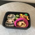 ☆こまっと☆'s cooksnap of when they made 人気☆簡単花きゅうり飾り切りカットお弁当.