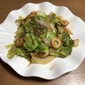 chi−ちゃん's cooksnap of when they made ☆キャベツとちくわのガリバタ醤油炒め☆.