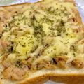 o0frail0o's cooksnap of when they made 簡単絶品朝ごはん♪ツナマヨチーズトースト.