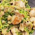 あや　ぱん's cooksnap of when they made 鶏肉とエリンギ、豆苗のニンニクマヨ炒め.