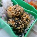 おんかめ's cooksnap of when they made 簡単！お弁当に☆かぼちゃのゴマ団子☆.