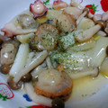 しまあか's cooksnap of when they made 米油で牡蠣とタコの和風アヒージョ.