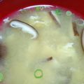 なまちょこれいと's cooksnap of when they made 椎茸と卵の味噌汁.