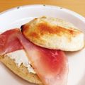 ★ぴよぴよ501★'s cooksnap of when they made 生ハム×クリームチーズ フランスパンのせ.