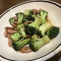 たけまる00's cooksnap of when they made ブロッコリーとウインナーのチーズ炒め.