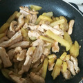 Japanisch's cooksnap of when they made しっとり！胸肉とじゃがいも炒め.