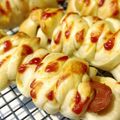 kchan3232's cooksnap of when they made ＊簡単手ごね・ウインナーパン＊.
