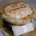 aonksa's cooksnap of when they made ハンバーガー用まんまる目玉焼き.