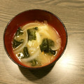 りこまこせいやのパパ's cooksnap of when they made 新じゃがいもと玉ねぎとワカメのお味噌汁.