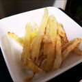 ぷにぷに～mama's cooksnap of when they made 塩でうまい！さつまいものフライドポテト風.