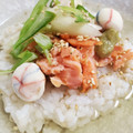okazakana's cooksnap of when they made 夜食にも！１分で「くら寿司風｣鮭茶漬け.