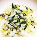 よ～しこちゃん's cooksnap of when they made 白菜と大葉（青しそ）の塩もみサラダ.