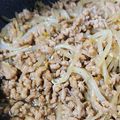 みかんmama3's cooksnap of when they made ひき肉ともやしのパンチ炒め.