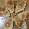 お山に帰りたいハイジ's cooksnap of when they made *パネトーネマザーｄｅバターロール*.