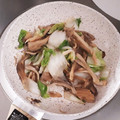アクセル☆'s cooksnap of when they made ささっと出来る★舞茸と白菜の中華炒め。.