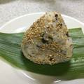 昇父さん's cooksnap of when they made ゆかりとマヨと塩昆布のおにぎり♡.