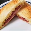 sachililac's cooksnap of when they made 極みホットサンド「コンビーフマヨ」.