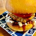 しょんちー55's cooksnap of when they made キャンプで黄金ソースのハンバーガー.