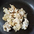 がーる2019's cooksnap of when they made ハナビラタケのマヨ炒め.