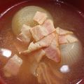 クックKWGWOD☆'s cooksnap of when they made 旨味が濃い！丸ごと玉ねぎコンソメスープ.