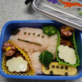 ☆7thBlues☆'s cooksnap of when they made 卵焼きで幼稚園バス♪　キャラ弁おかず.