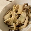☆ayumikan☆'s cooksnap of when they made 絶品おつまみ☆きのこのにんにくオイル蒸し.