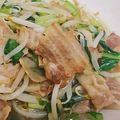とかげのおかあさん's cooksnap of when they made シンプルが美味しい♪豚バラもやしニラ炒め.