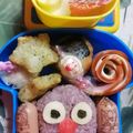 えりちゃお's cooksnap of when they made キャラ弁*おにぎりdeエルモ.