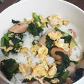 ハモーサ✩385's cooksnap of when they made ソーセージと小松菜の玉子炒め丼.