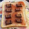 ☆hikonyan☆'s cooksnap of when they made イチゴとチョコの甘々トースト♪.