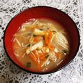 SUNMOONMOM's cooksnap of when they made えのきともやしの油揚げ入り味噌汁♪.