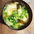 ＭEGUMI❤︎'s cooksnap of when they made 小松菜と玉ねぎと落とし玉子のお味噌汁.