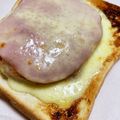 sayaendo＊'s cooksnap of when they made 簡単♪ハムチーズコロッケのトースト☆.