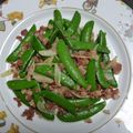 我儘さん's cooksnap of when they made スナックエンドウのぺペロンチーノ.