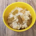 4児男子母さんの台所's cooksnap of when they made 簡単ふきごはん油揚げ入り.