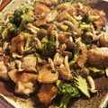 ☆ズボラの国のアリス☆'s cooksnap of when they made 鶏ときのこのガリバタぽん酢炒め.