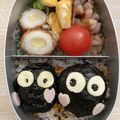 4人兄妹mom's cooksnap of when they made ＊キャラ弁＊まっくろくろすけ＊.