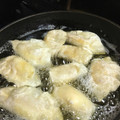 ずぼら伝説's cooksnap of when they made 餃子の皮とカニカマで簡単おつまみ☆.