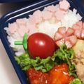momナナ's cooksnap of when they made ミニミニ魚肉ソーセージのお花.