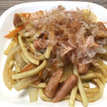 明日の風☆'s cooksnap of when they made 簡単！お弁当用おたふくソースで焼きうどん.