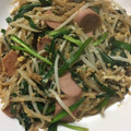 クック2H9MD0☆'s cooksnap of when they made 魚肉ソーセージとモヤシ＆あるもの炒め.