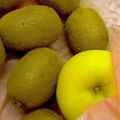 ☆あいちゃん's cooksnap of when they made リンゴと保存酸っぱいキウイを甘くする方法.