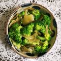 SUNMOONMOM's cooksnap of when they made 簡単時短ブロッコリー とザーサイのサラダ.